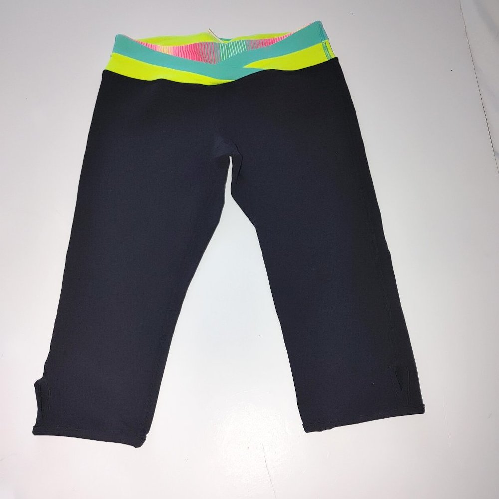 IVVIVA by Lululemon Woman's High Rise Capri Leggings Black Size 14 New